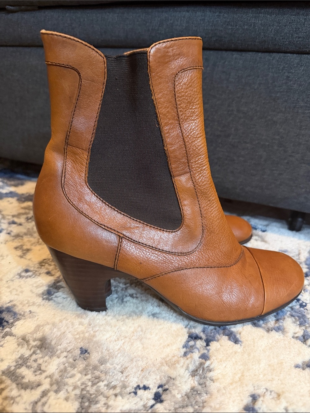 Born Crown W21374 Cognac Leather Cap Toe Heeled Chelsea Boots Size 9 / 40.5